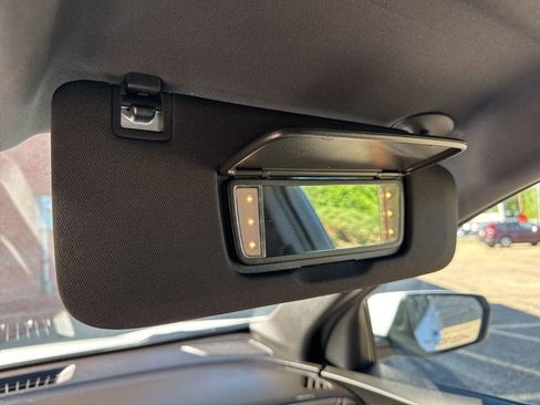 Used 2023 Chevrolet Equinox RS FWD image 25