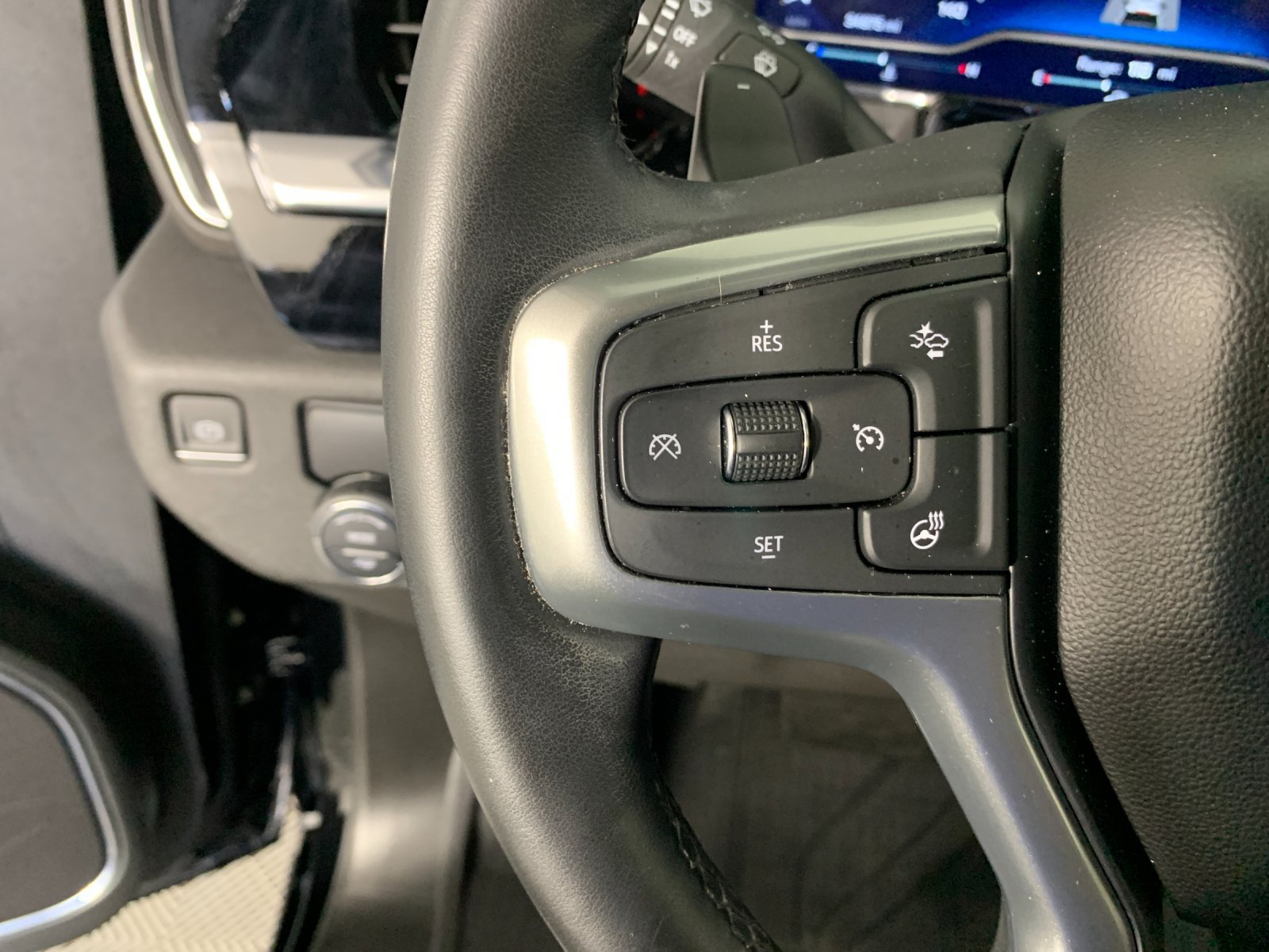 Used 2023 Chevrolet Silverado 1500 RST w/ Redline Edition RWD image 18