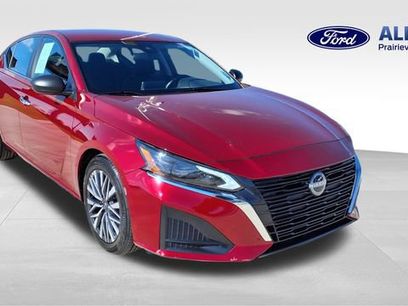 Used 2025 Nissan Altima 2.5 SV