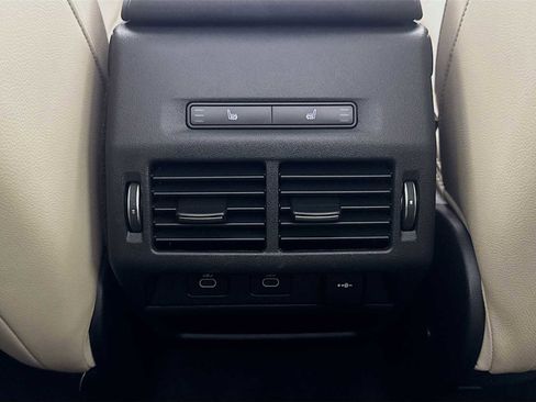 Used 2025 Land Rover Discovery Sport S image 27