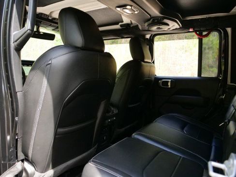 Used 2022 Jeep Wrangler Unlimited Sahara w/ Cold Weather Group image 29