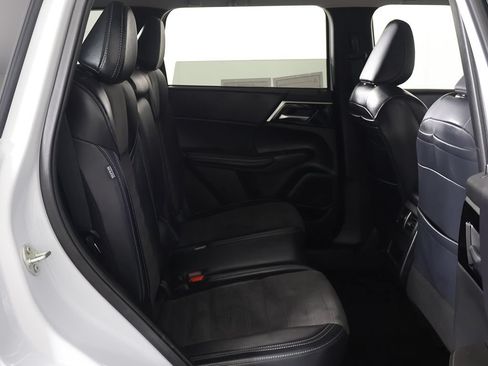 Used 2024 Mitsubishi Outlander SE AWD/4WD image 31
