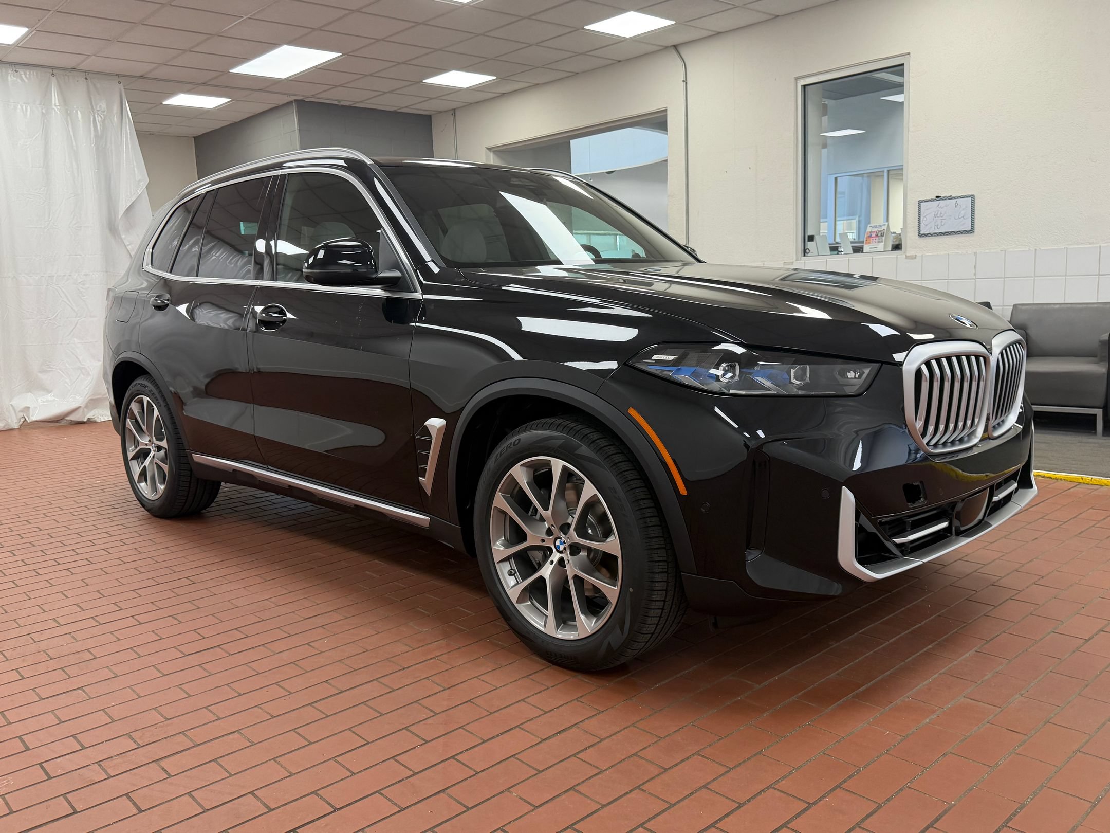 Used 2026 BMW X5 xDrive40i w/ Parking Assistance Package AWD/4WD image 6