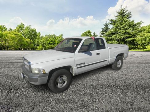 Used 2001 Dodge Ram 1500 Truck 2WD Quad Cab image 4