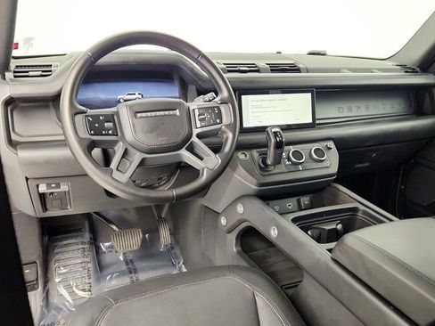 Used 2024 Land Rover Defender 110 X-Dynamic SE image 13