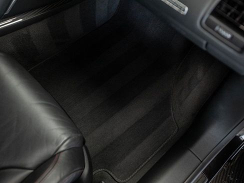 Used 2015 Audi R8 V10 plus w/ Full Leather Package image 34