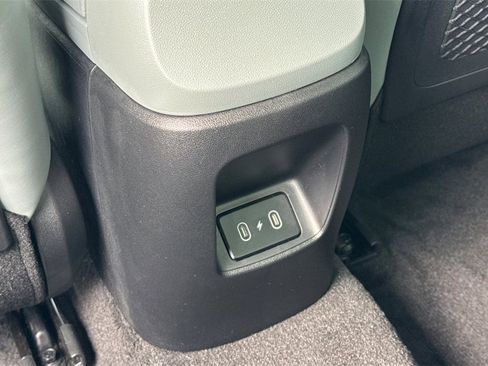 Used 2025 Hyundai Elantra Limited image 14