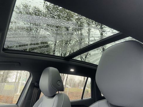 New 2026 Volkswagen Tiguan SE R-Line FWD image 19