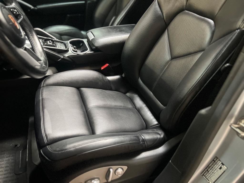 Used 2017 Porsche Cayenne AWD/4WD image 20
