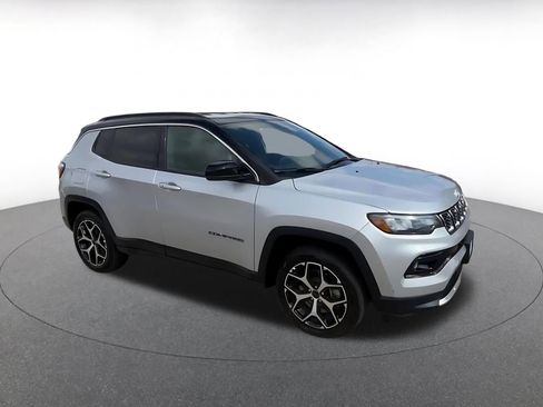 Used 2025 Jeep Compass Limited image 2