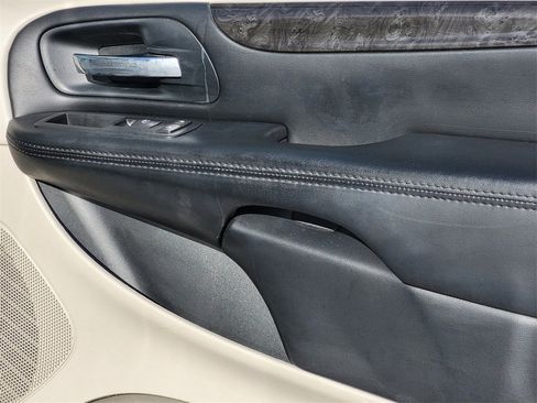 Used 2016 Dodge Grand Caravan SE w/ Quick Order Package 29E SE image 13