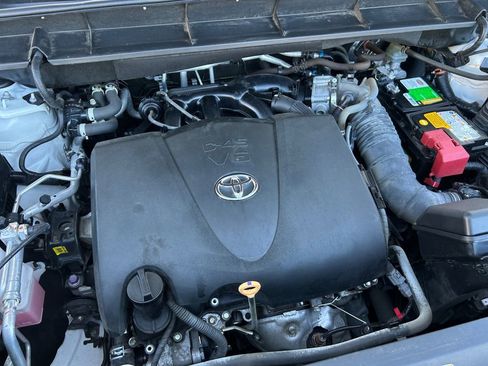 Used 2022 Toyota Highlander XSE AWD/4WD image 28