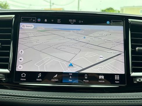 Used 2023 Chrysler Pacifica Limited w/ Uconnect Theater Family Group image 25