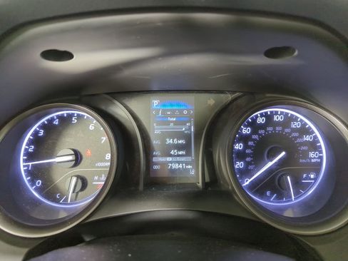 Used 2021 Toyota Camry SE image 12