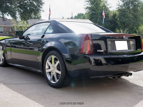 Used 2006 Cadillac XLR RWD image 15