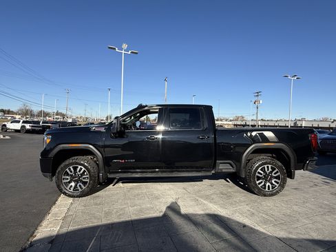Used 2021 GMC Sierra 2500 AT4 w/ AT4 Preferred Package image 3