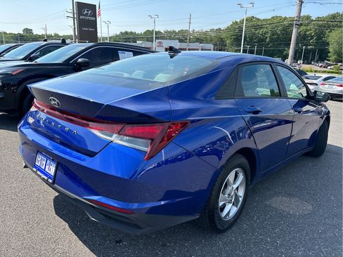 Used 2022 Hyundai Elantra SE w/ Preferred Accessory Package FWD image 26
