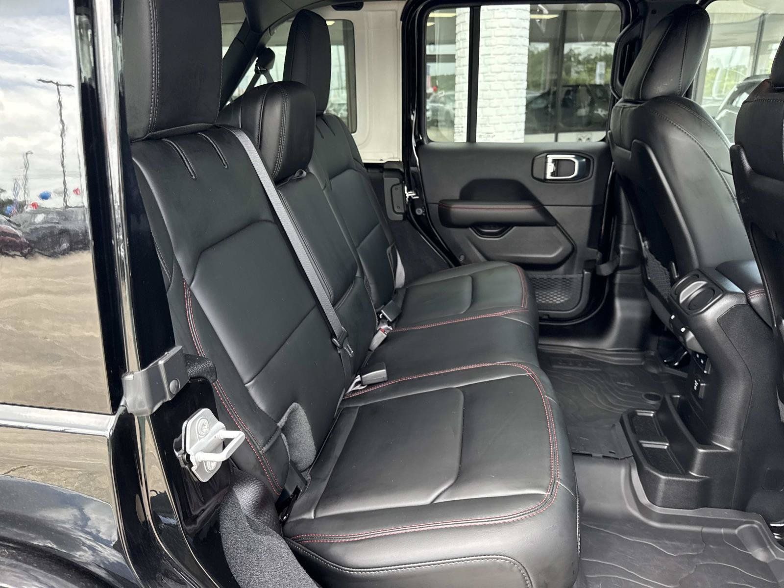 Used 2026 Jeep Wrangler Unlimited Rubicon AWD/4WD image 9