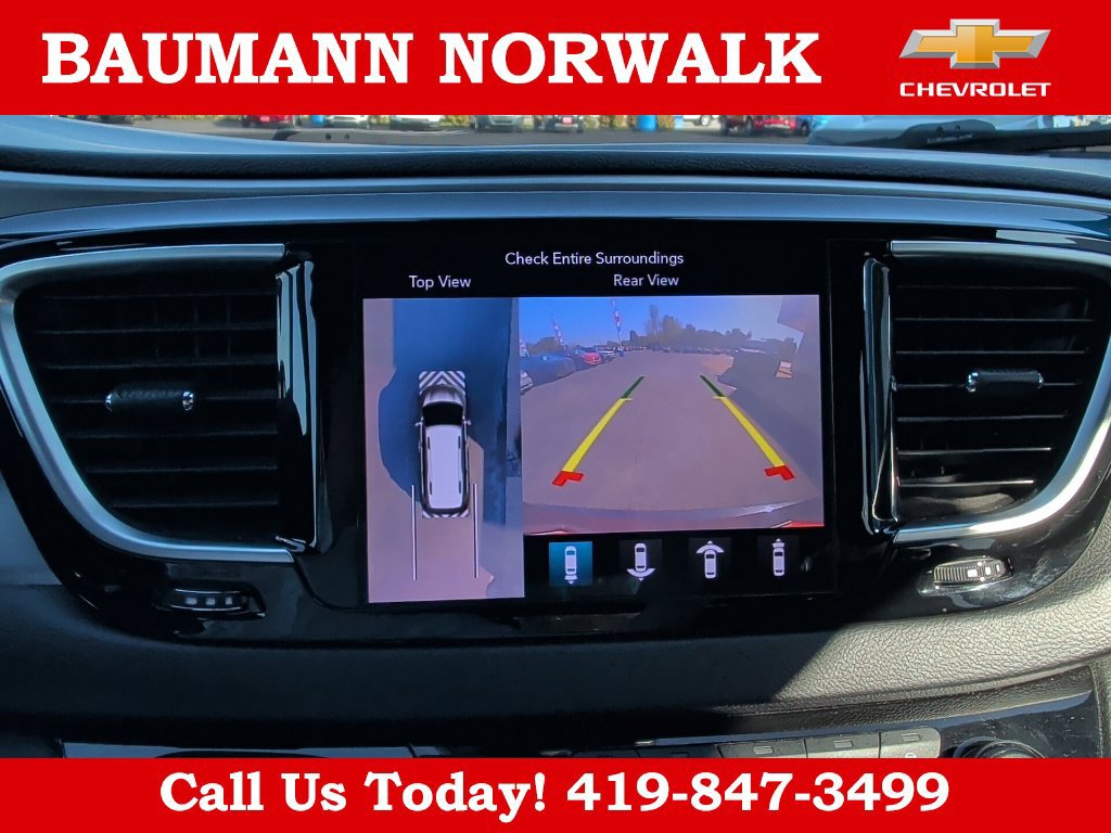 Used 2018 Chrysler Pacifica Touring-L w/ Advanced Safetytec Group FWD image 25