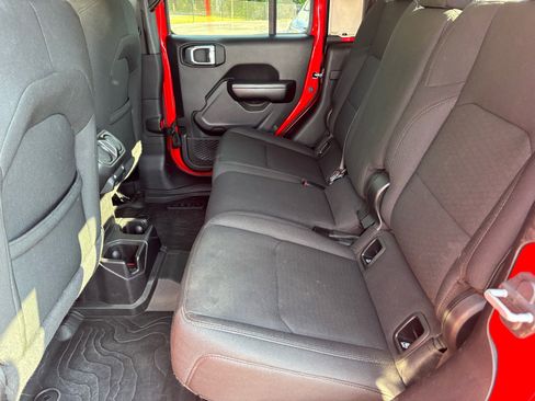 Used 2021 Jeep Gladiator Sport AWD/4WD image 10