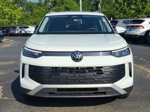 Certified 2026 Volkswagen Tiguan SE AWD/4WD image 10
