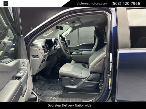 Used 2023 Ford F150 XLT w/ Trailer Tow Package image 18