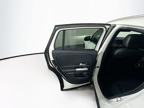 Used 2023 Mercedes-Benz GLA 250 4MATIC w/ Premium Package image 28