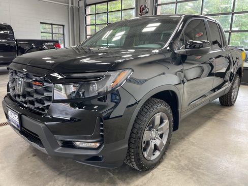 Used 2025 Honda Ridgeline TrailSport image 4