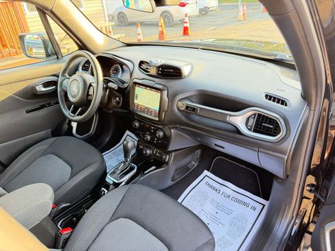 Used 2021 Jeep Renegade Latitude AWD/4WD image 40