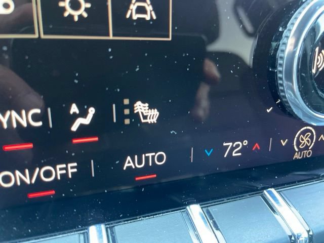 Used 2026 GMC Acadia Elevation w/ Elevation Premium Package FWD image 26