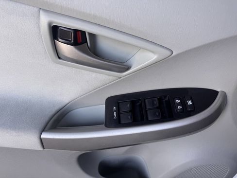 Used 2015 Toyota Prius Four image 28