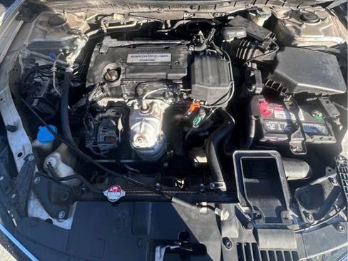 Used 2016 Honda Accord LX image 10