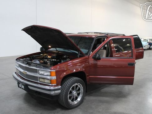 Used 1998 Chevrolet Tahoe 4WD 2-Door w/ Preferred Equipment Group 2 image 32