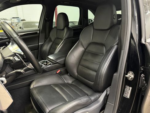 Used 2016 Porsche Cayenne S AWD/4WD image 11
