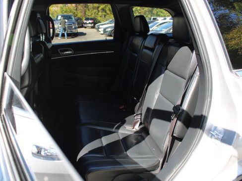Used 2019 Jeep Grand Cherokee Limited image 27