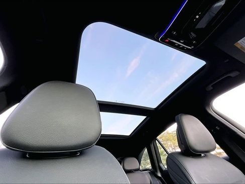 Certified 2025 Mercedes-Benz GLC 43 AMG 4MATIC image 17