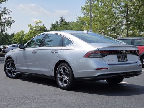 Certified 2023 Honda Accord EX image 18