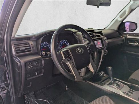 Used 2016 Toyota 4Runner SR5 AWD/4WD image 10