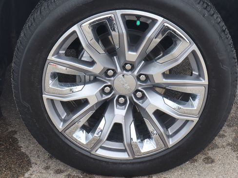 Used 2025 GMC Sierra 1500 Denali AWD/4WD image 17
