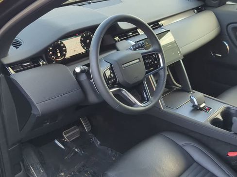 Used 2025 Land Rover Discovery Sport Dynamic SE image 10