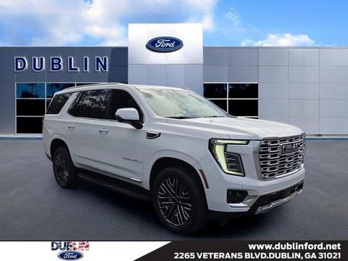 Used 2025 GMC Yukon Denali w/ LPO, Illumination Package RWD image 1