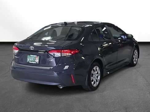 Used 2025 Toyota Corolla LE FWD image 5