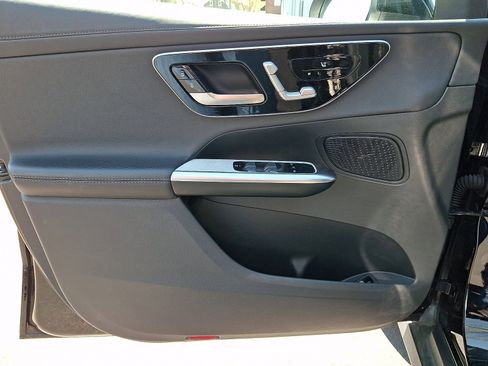 Used 2024 Mercedes-Benz GLC 300 4MATIC image 13