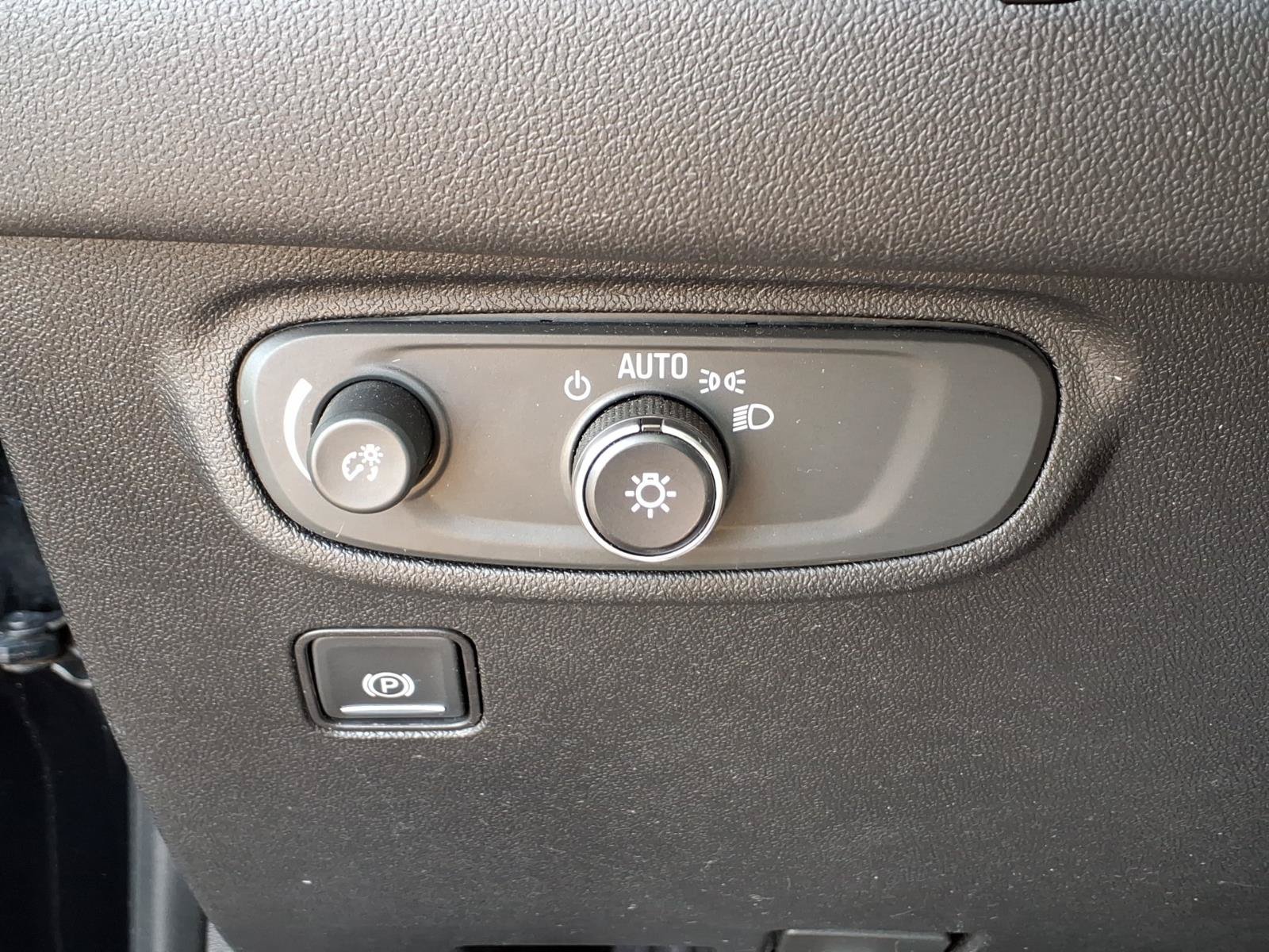 Used 2019 GMC Terrain SLE w/ Driver Convenience Package FWD image 23