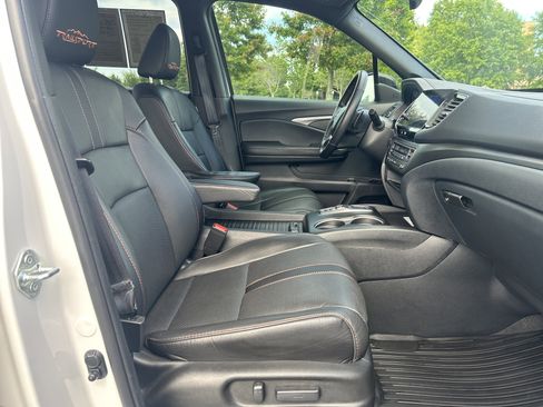 Used 2023 Honda Passport TrailSport image 31