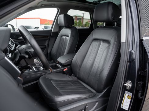 Used 2019 Audi Q5 2.0T Premium Plus w/ Premium Plus Package image 12