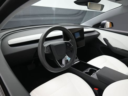 Used 2025 Tesla Model 3 Long Range image 15