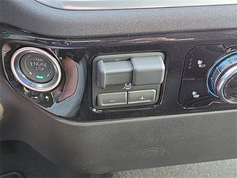 New 2026 GMC Sierra 1500 SLE w/ Preferred Package image 17