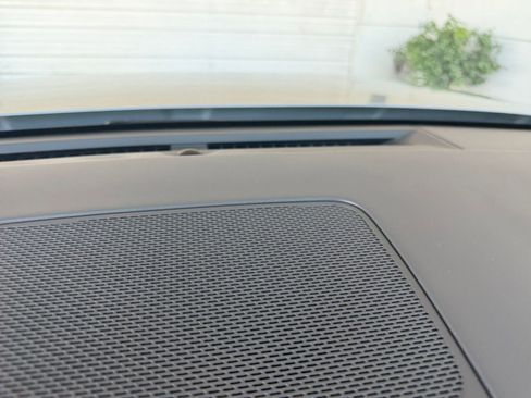 Used 2025 Hyundai Santa Fe SEL image 17