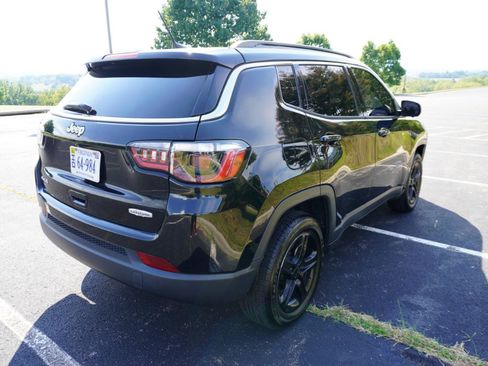 Used 2023 Jeep Compass Latitude w/ Convenience Group AWD/4WD image 12